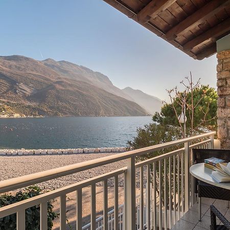 Casa Toblini Al Lago On The Beach Torbole Sul Garda Exterior foto