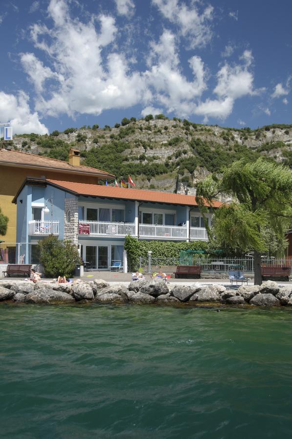 Casa Toblini Al Lago On The Beach Torbole Sul Garda Exterior foto